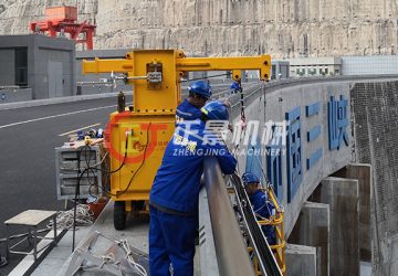 三峽水電站壩體養(yǎng)護(hù)